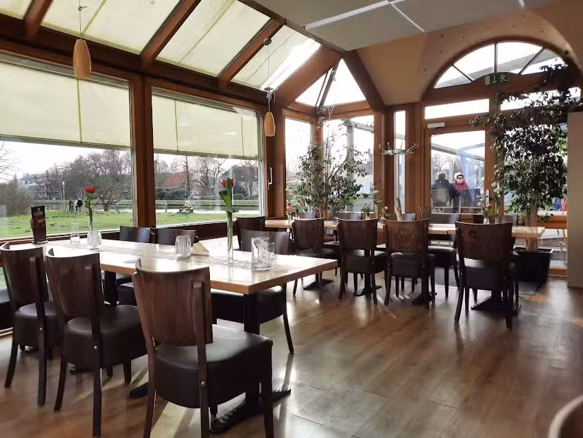 Caf&eacute; und Restaurant Dobbendeel