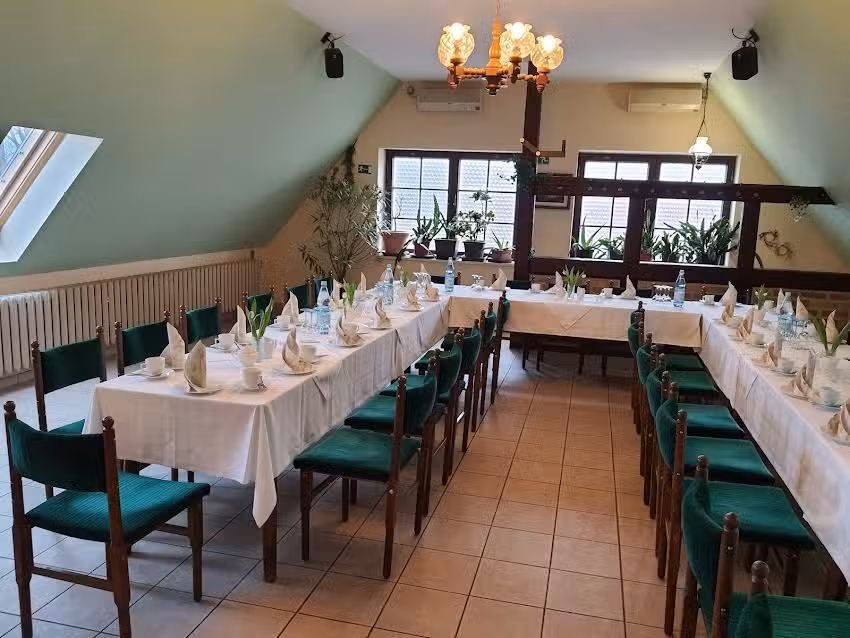 Cafe und Restaurant Nu&szlig;baum