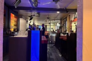 Cafe Vis-a-Vis