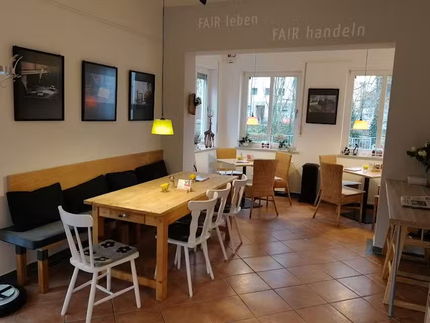 Caf&eacute;Bistro Mundial