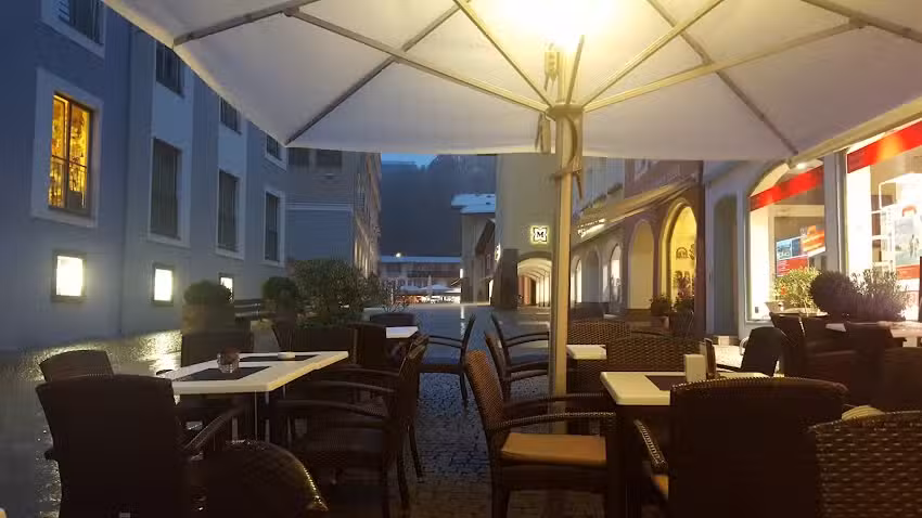 Caffe &bull; Pizzeria &bull; Ristorante DALMACIJA