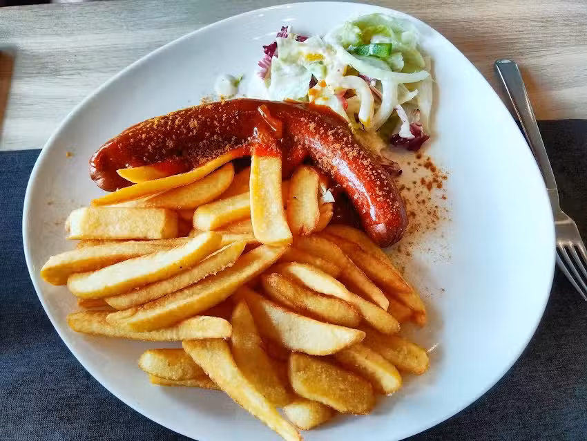 Campfire Restaurant / Caf&eacute;