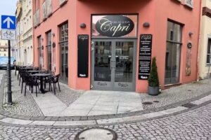 Capri Eiscaf&eacute;, Pizzeria & Bar