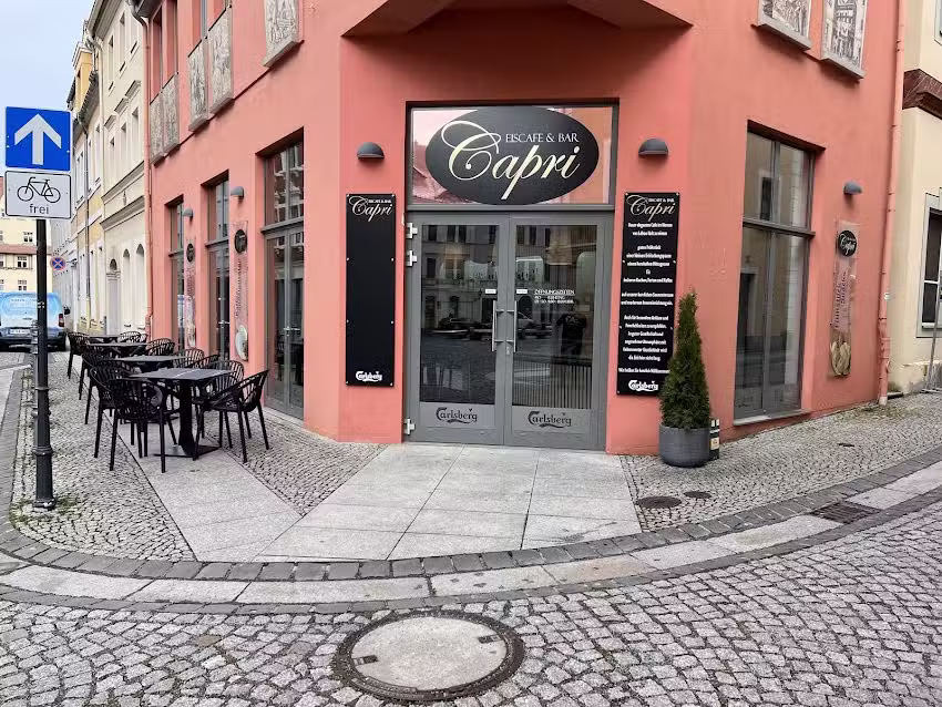Capri Eiscaf&eacute;, Pizzeria & Bar