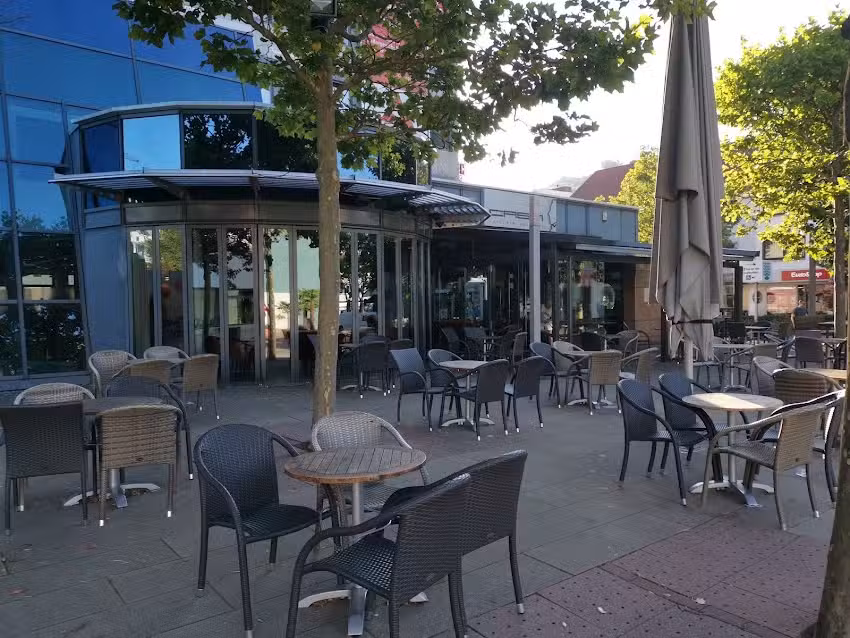 Cash CAFE &middot; BAR &middot; BRASSERIE