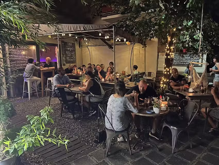 Chameo-Kitchen Restaurant & Bar | Burger & Salat-Bowls