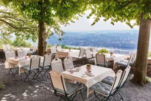 Charles Bistro & Café