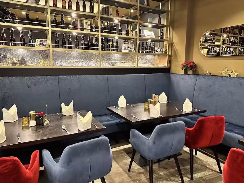 Charlie’s Restaurants & Bar