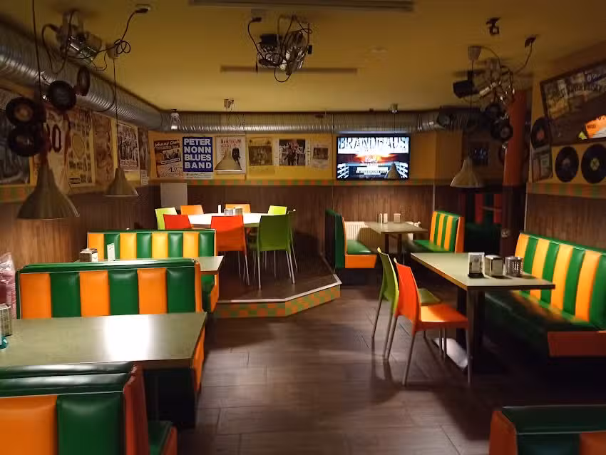 Charly&rsquo;s Diner