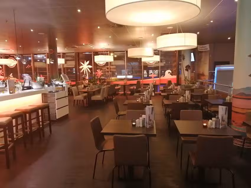 CHILLERS – Burger, Wings, Drinks & More