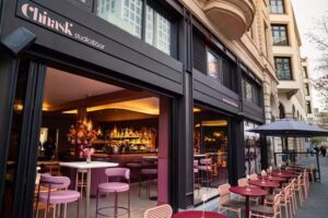 Chinaski Studio & Bar