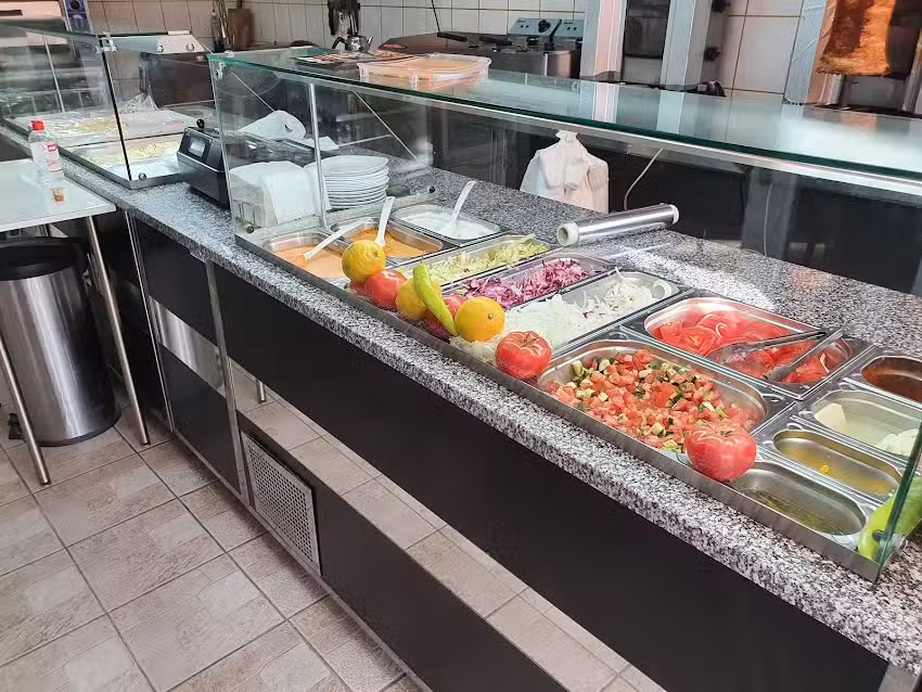 Çınar Imbiss – Gastronomie