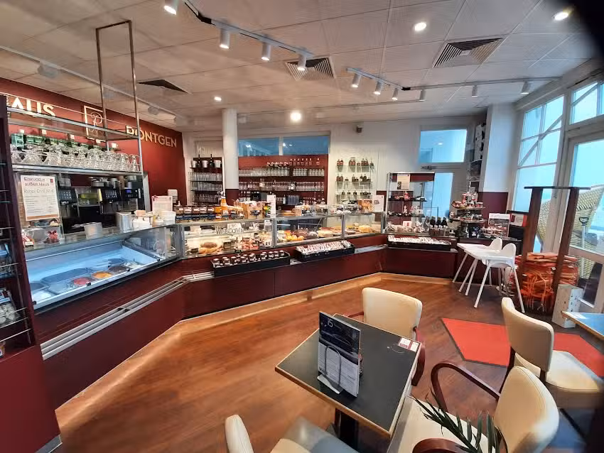 Classic Caf&eacute; R&ouml;ntgen I Meeresblick