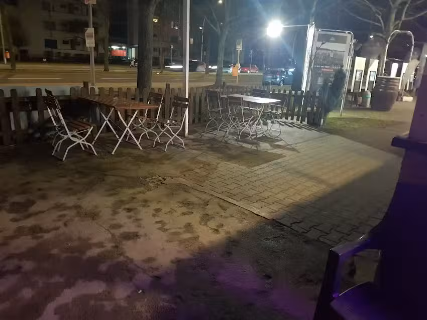 Clerk&rsquo;s Burger