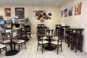 Confiserie & Caf&eacute; Leonidas im Globus