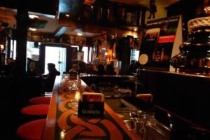 Costas Irish Pub