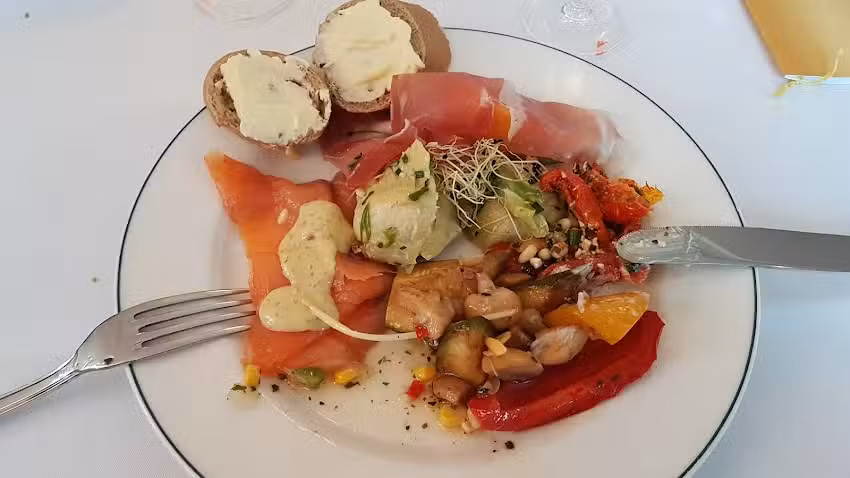 COURT Brasserie