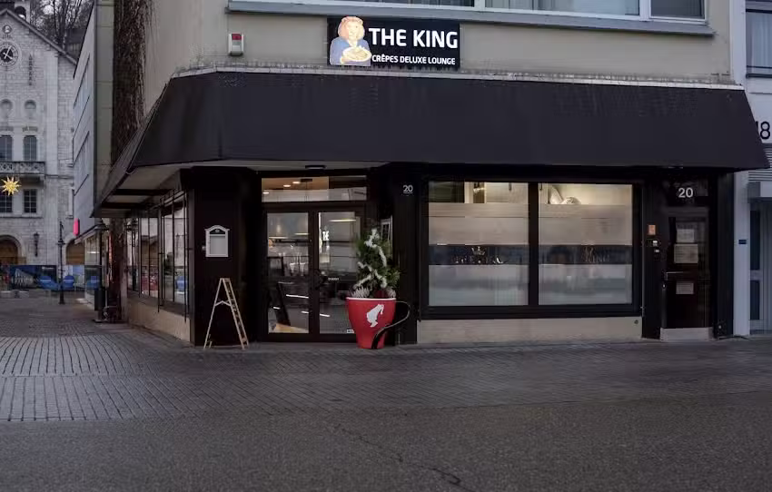 Cr&ecirc;pes Deluxe Lounge &ndash; THE KING