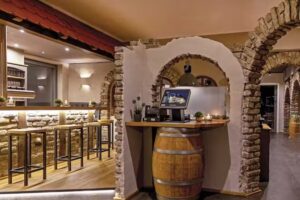 CROATICA Restaurant – Bar – Sommergarten