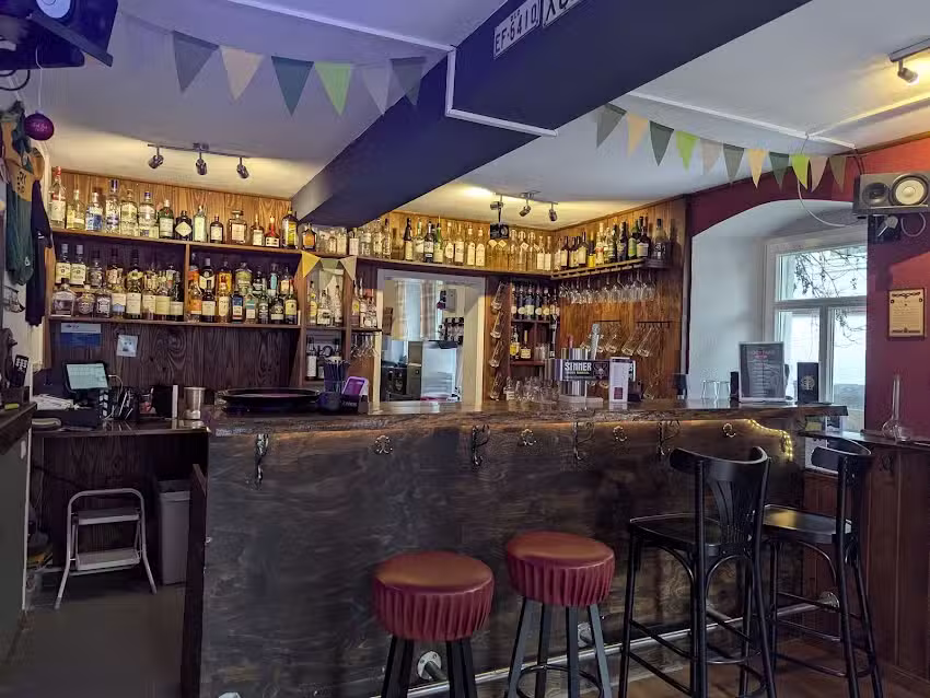 Dahlia & Clover &ndash; Irish Cantina