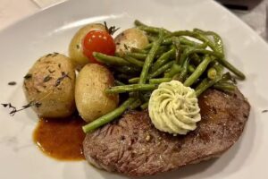 Dappers Restaurant & Lounge