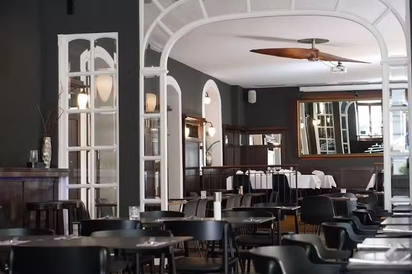 Das Neuhausen // Restaurant // Garten // Bar