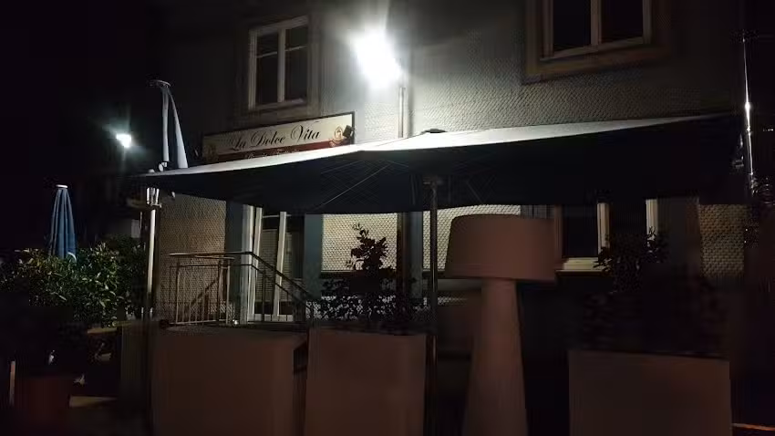 &bdquo;Das s&uuml;&szlig;e Leben&ldquo; Pizzeria Lindenberg