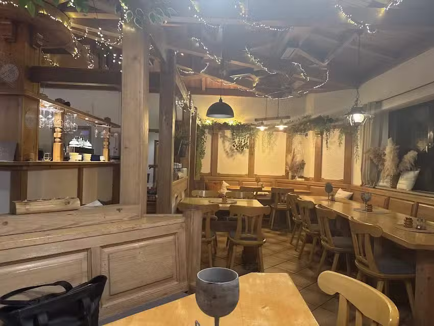 D&eacute; Taste Restaurant Catering