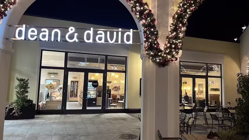dean&david | Bowls, Salate, Curries & Snacks im Designer Outlet Berlin