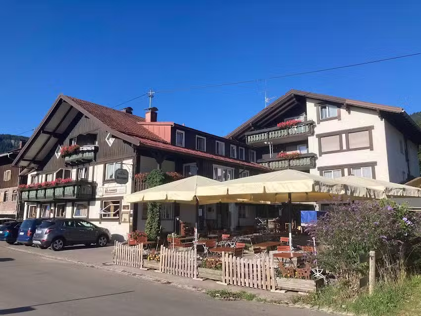 Der Bergbauernwirt, Sonderdorf