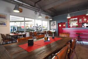 Der Rote Baron &ndash; Restaurant Lounge Cocktail