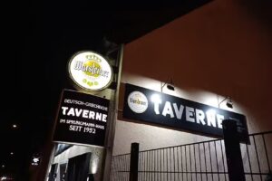Deutsch Griechische Taverne Sprungmann