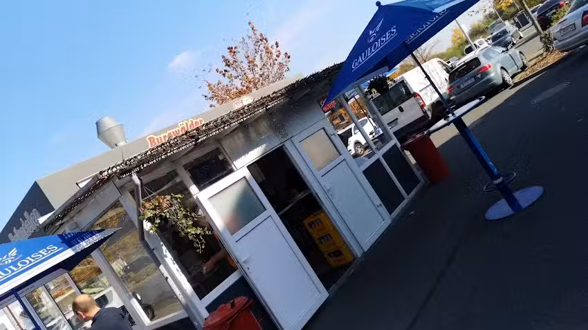 Die Holzkohlegriller Imbiss