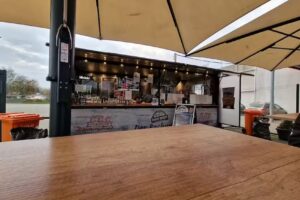 Die Kult Currywurst in Heide | Der Bochumer
