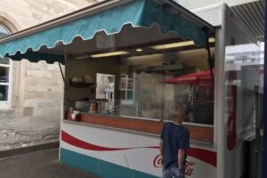 Die Scharfe Currywurst