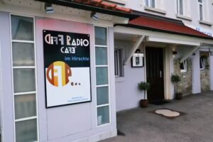 Diff Radio Café im Hirschle
