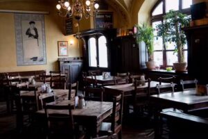 Dillinger Chicago Bar’n Grill