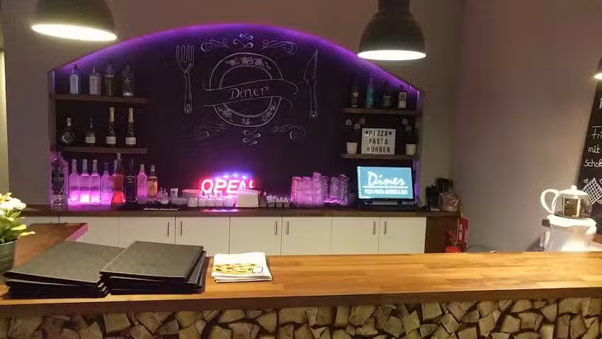 Diner Restaurant & Bar