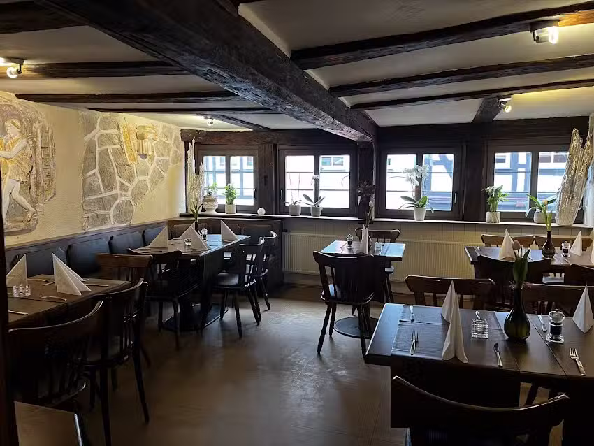 DIONYSOS Griechische Taverne