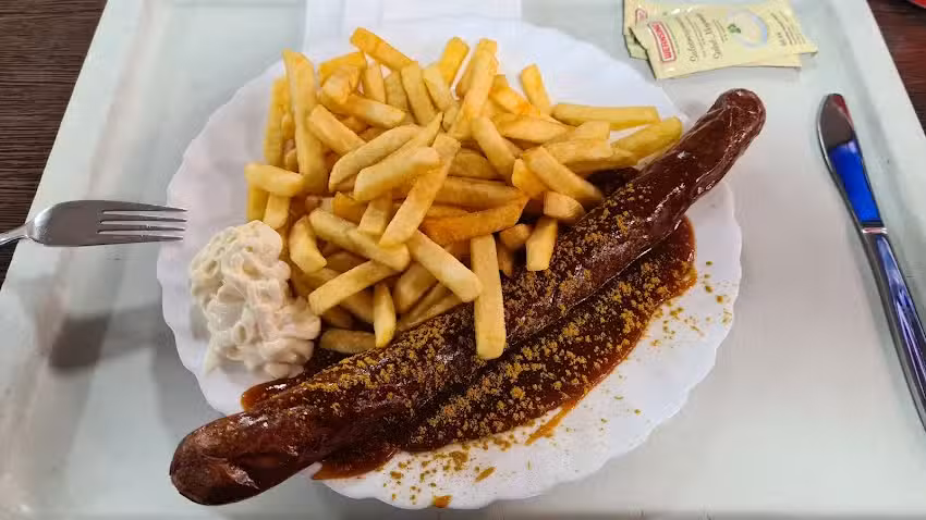 DIS Restaurant Ihr SB Restaurant in der Gutenbergstra&szlig;e 7b, 24558 Henstedt-Ulzburg neben der Tankstelle