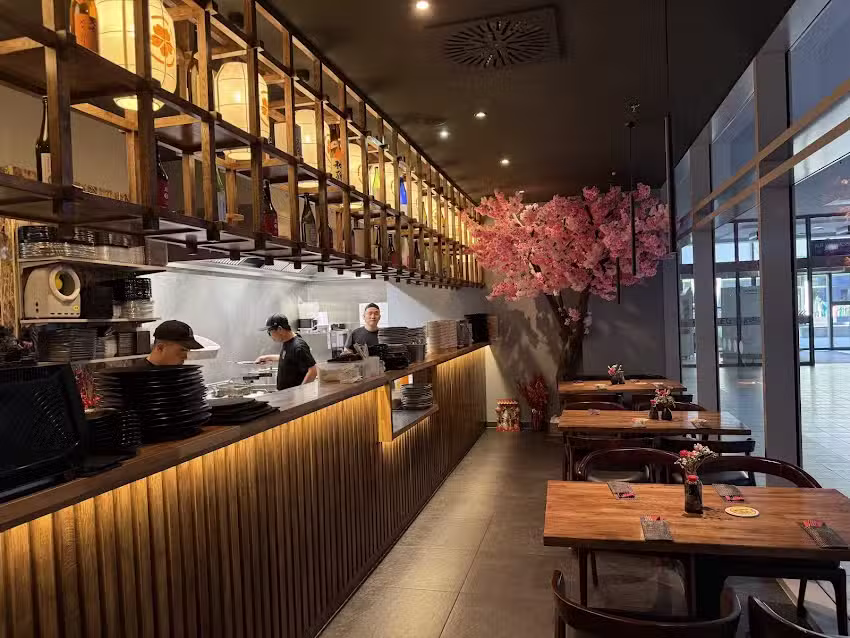 Do An Vietnamese Cuisine & Sushi Bar