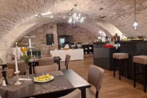 Dom&auml;nenburg Restaurant Urgestein