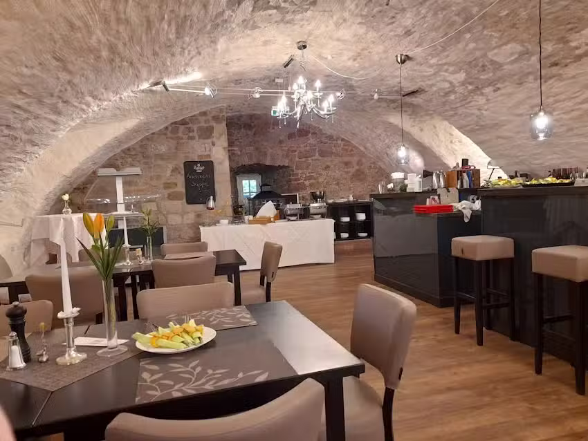 Dom&auml;nenburg Restaurant Urgestein