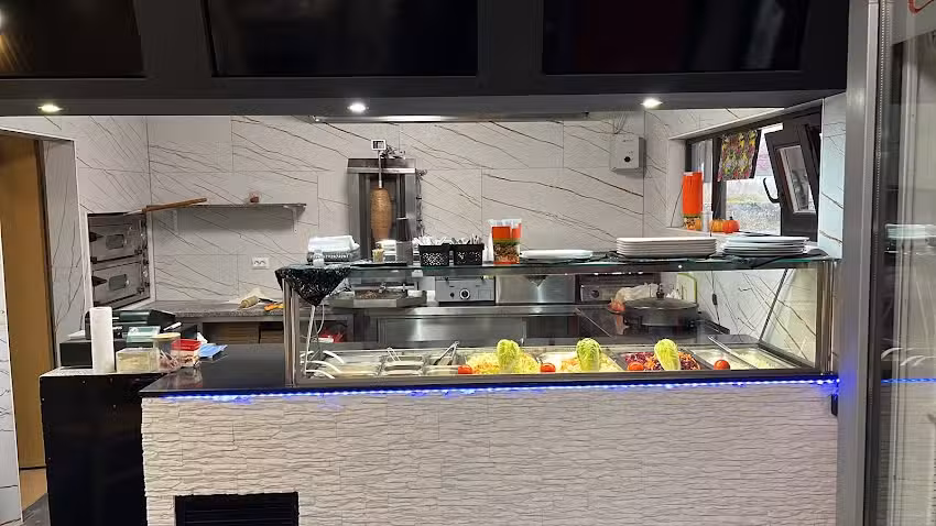 D&ouml;nerladen Am Bahnhof
