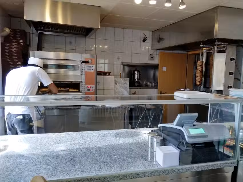 DOSTLAR Pizza-Kebap-Haus
