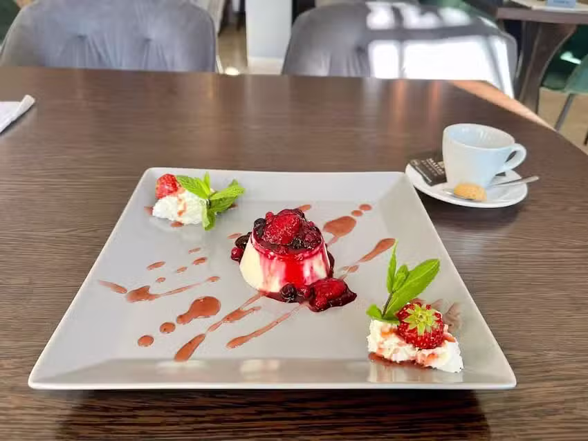 Downtown Restaurant-Cafe-Bar
