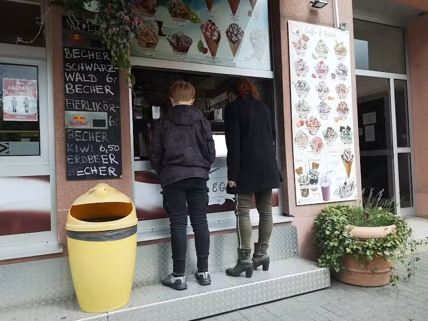 Eis Cafe Caffe & Gelato