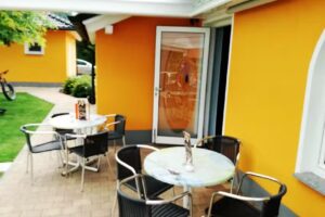 Eis-Cafe &bdquo;mandarin&ldquo;, Stra&szlig;enverkauf