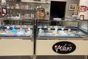Eis & Caf&eacute; Milano