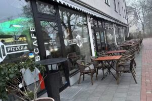 Eiscafé & Pizzeria RONI